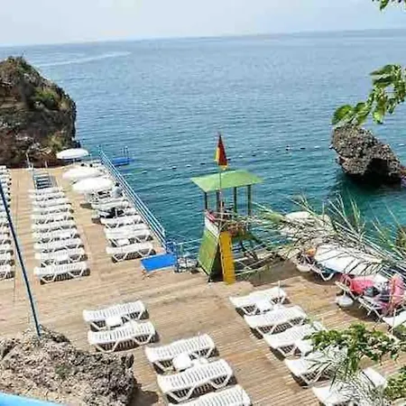 90 Mbps Internet, Plaja Yakin