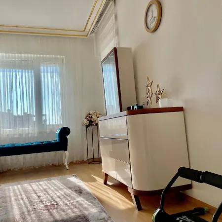 90 Mbps Internet, Plaja Yakin Apartmán *