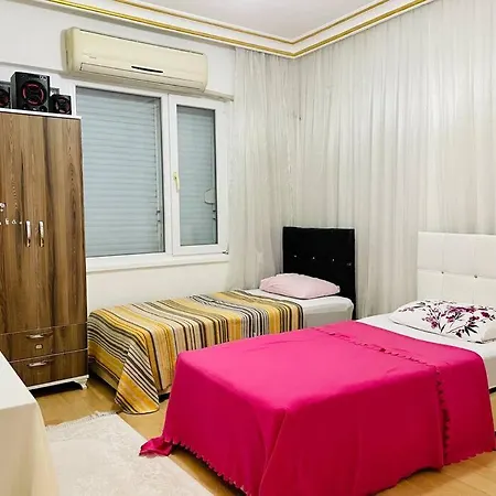 90 Mbps Internet, Plaja Yakin Apartmán
