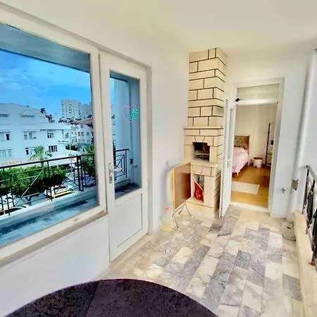 90 Mbps Internet, Plaja Yakin Apartmán *